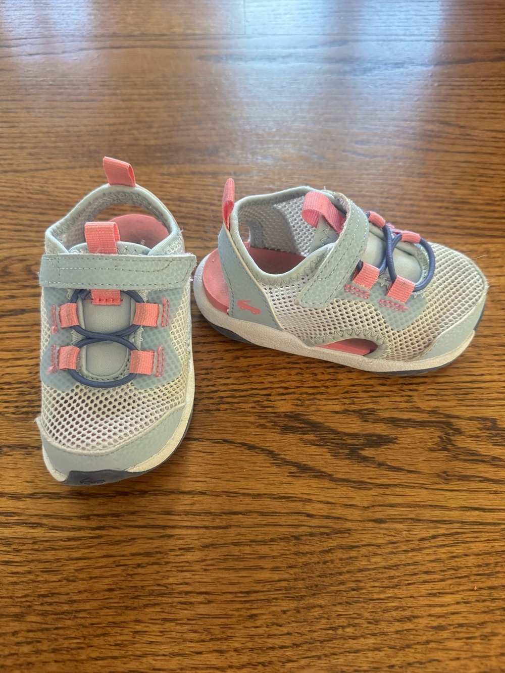 See Kai Run Toddler Size 6 mesh shoes